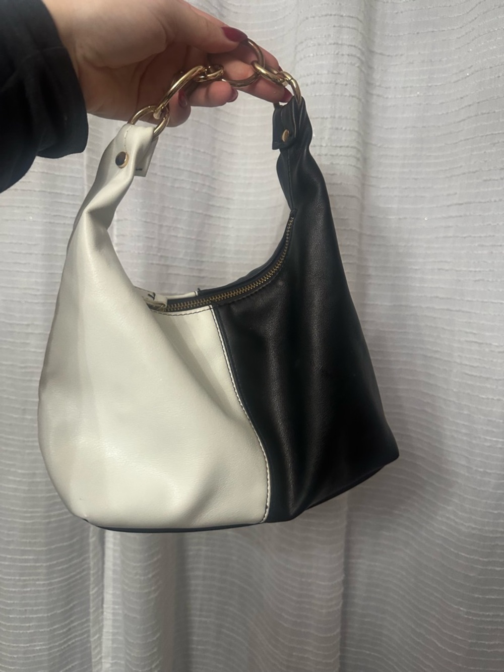 Urban outfitters Two-Tone Black and White Shoulder Bag with Gold Ring Detail - Picture 3 of 5